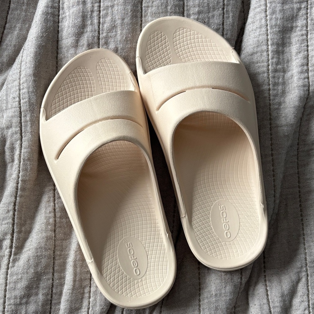 Oofos Cream Slide Sandals